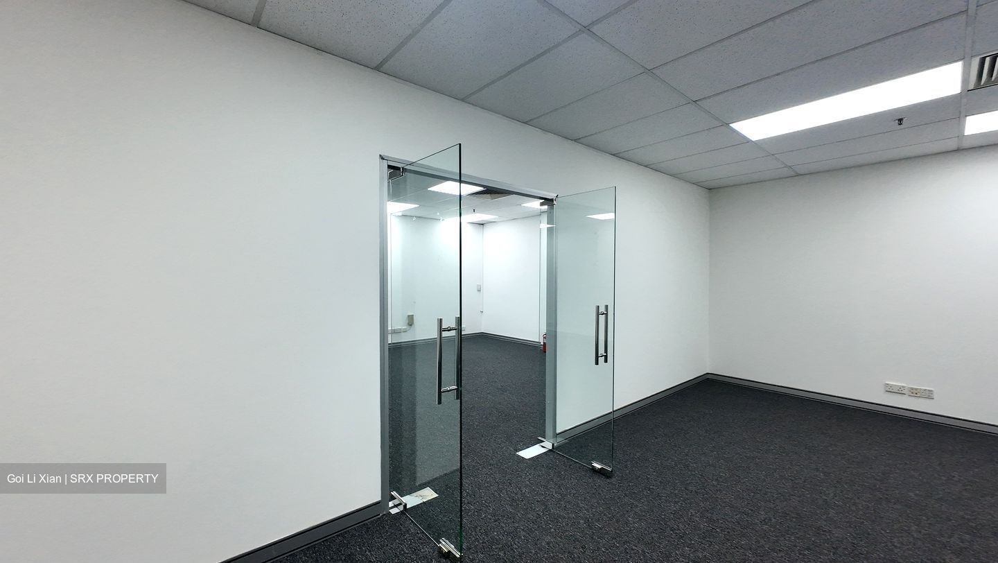 Clementi Loop (D5), Warehouse #593333711